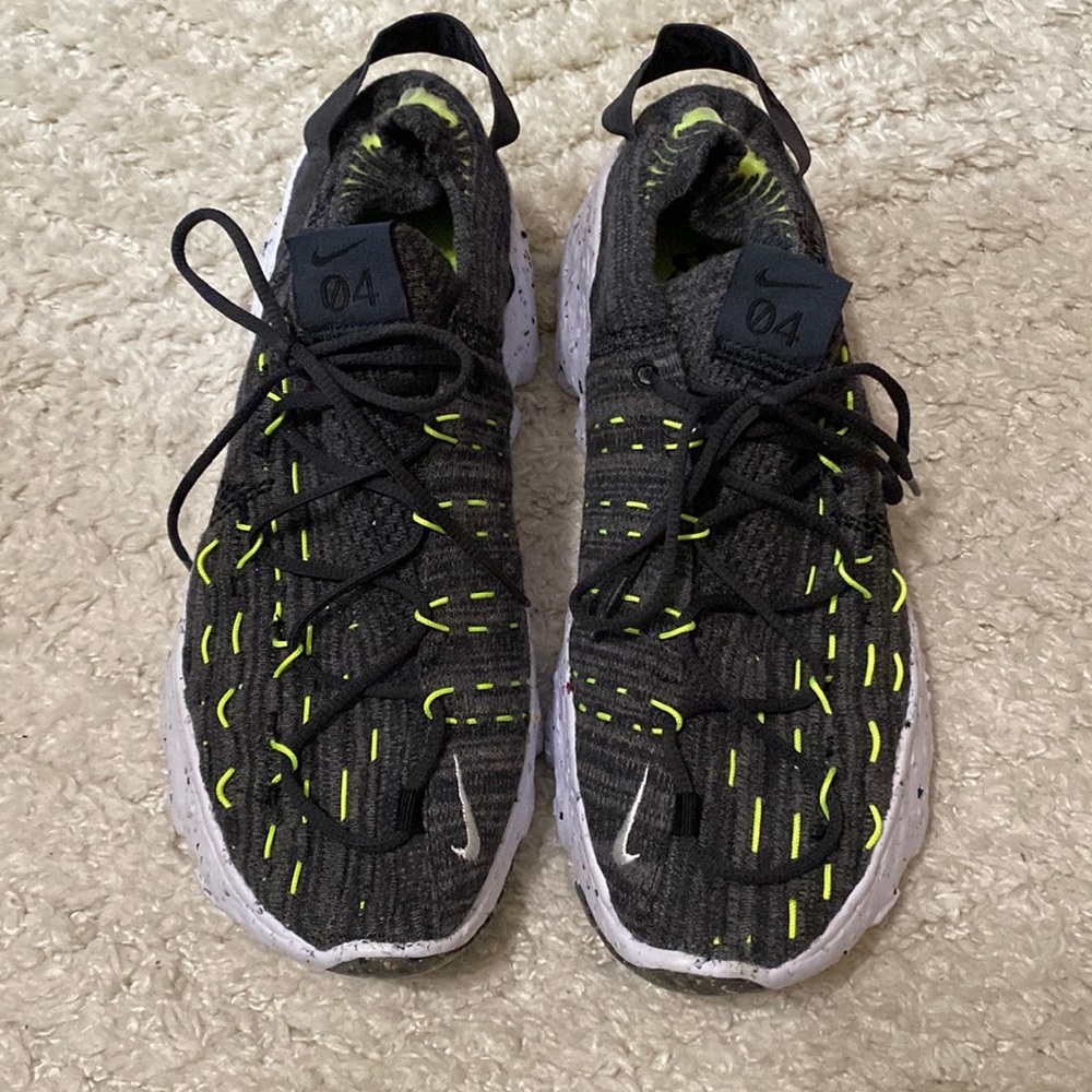 Nike Space Hippie 04